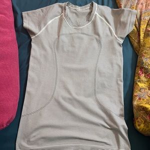 Lululemon swiftly tech 2.0  short sleeve shirt